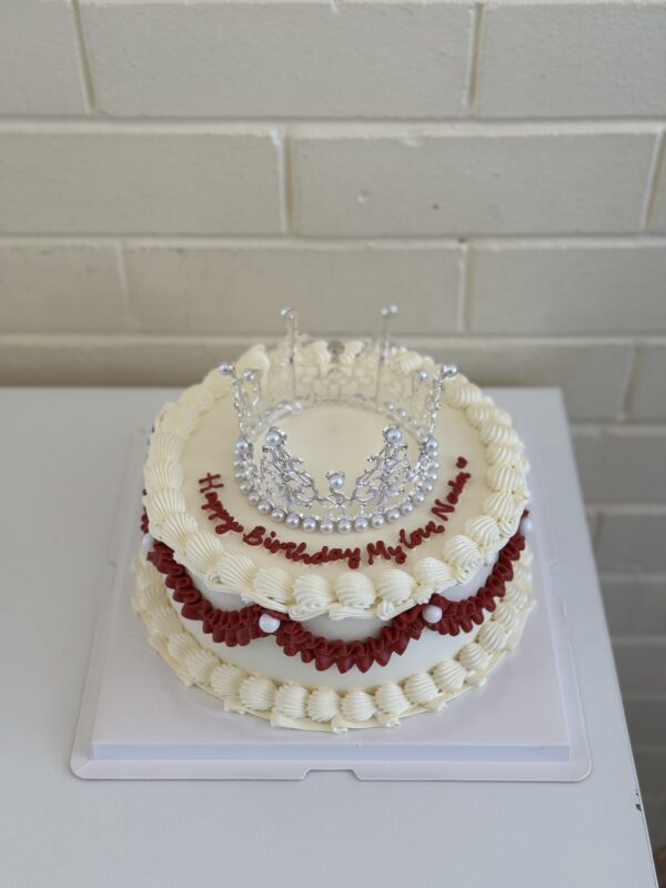 Red White Vintage Crown Cake