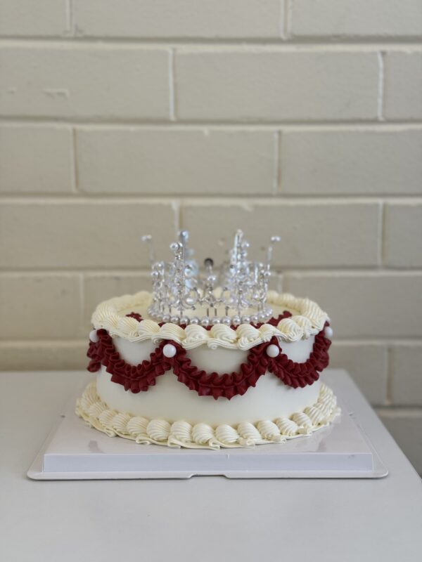 Red White Vintage Crown Cake - Image 2