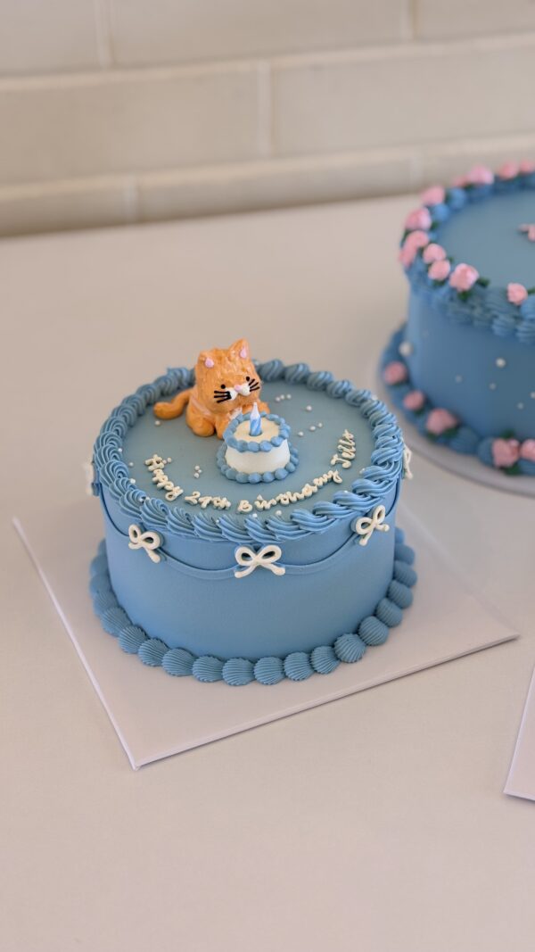 3D Orange Cat in Blue Theme